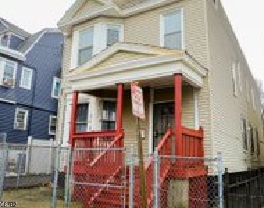 518 Avon Ave - Photo Thumbnail 0