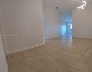 22561 Sw 88th Pl - Photo Thumbnail 11