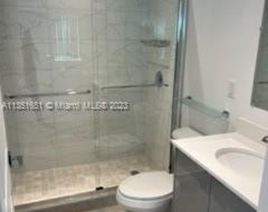 2331 Sw 58th Ave - Photo Thumbnail 2