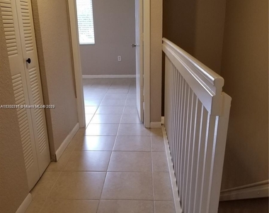 171 Riviera Cir - Photo Thumbnail 6