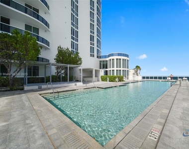 16001 S Collins Avenue - Photo Thumbnail 8