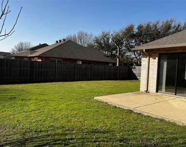 6408 White Oaks Lane - Photo Thumbnail 14