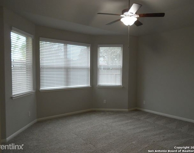 9729 Novacek Blvd - Photo Thumbnail 3