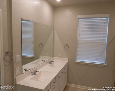 9729 Novacek Blvd - Photo Thumbnail 4