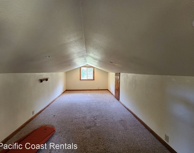 2560 Patterson Lane - Photo Thumbnail 15