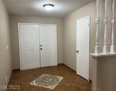 1016 Rock Springs Drive - Photo Thumbnail 13