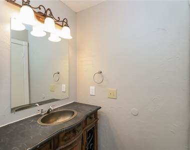 11332 N Markwell Avenue - Photo Thumbnail 10