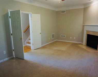 10920 Skyway Drive - Photo Thumbnail 21