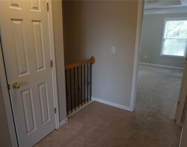 10920 Skyway Drive - Photo Thumbnail 16