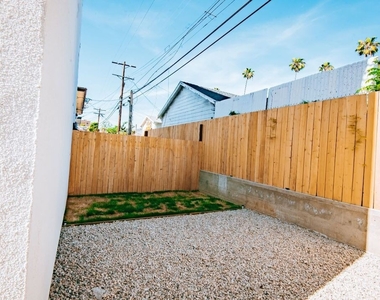 156 N Mariposa Ave - Photo Thumbnail 9