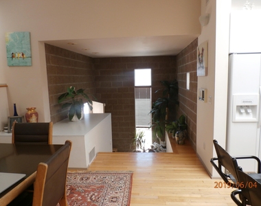 2223 Daytona Ave - Photo Thumbnail 3