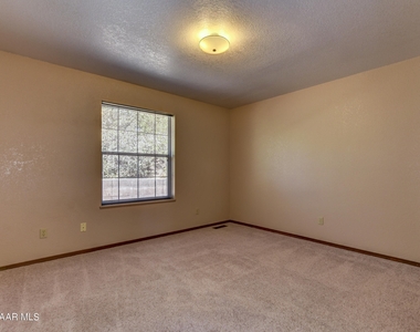 299 Brandon Circle - Photo Thumbnail 16