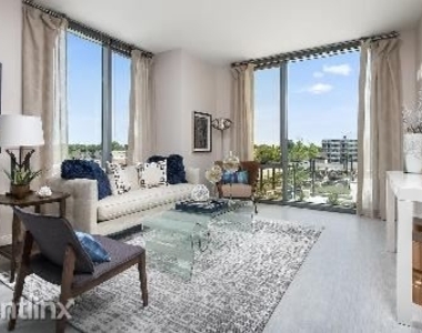 150 Forest Ave 1415 - Photo Thumbnail 4