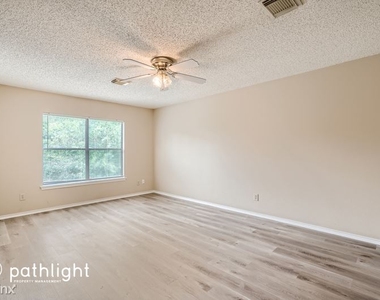 2600 Ashley Oak Dr Unit - Photo Thumbnail 12