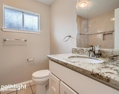 215 Redbud Ct Unit - Photo Thumbnail 14