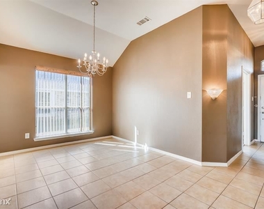 1038 Mansfield Lane Unit - Photo Thumbnail 1