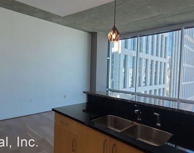 943 Peachtree St Ne Unit 1018 - Photo Thumbnail 2