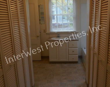 3335 S Corbett Avenue - Photo Thumbnail 17