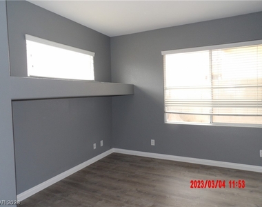 10515 Lessona Street - Photo Thumbnail 3