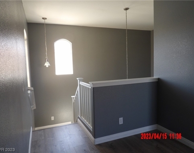 10515 Lessona Street - Photo Thumbnail 20