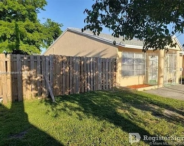 18237 Nw 41 Court 18237 Nw 41 Cort - Photo Thumbnail 0