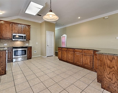 1702 Bur Oak Drive - Photo Thumbnail 8