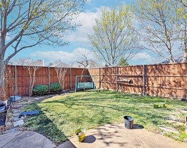 1702 Bur Oak Drive - Photo Thumbnail 24