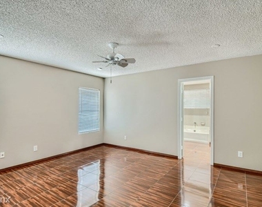 4947 E Greenway Circle N Unit - Photo Thumbnail 7