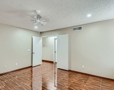 4947 E Greenway Circle N Unit - Photo Thumbnail 9