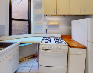 237 West 18th Street - Photo Thumbnail 2