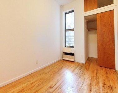 158 East 82 Street - Photo Thumbnail 5