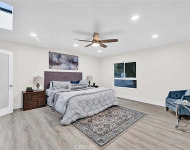 5010 Sunnyslope Avenue - Photo Thumbnail 18