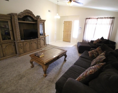 10523 E Carolina Willow Lane - Photo Thumbnail 4