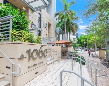 1060 Brickell Ave - Photo Thumbnail 18