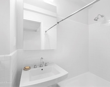 19 E 80th St - Photo Thumbnail 12