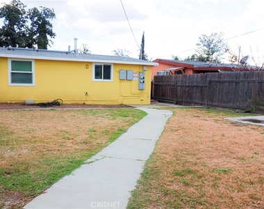 13863 Roscoe Boulevard - Photo Thumbnail 2