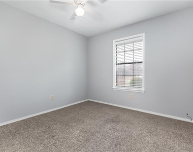 10304 Southridge Terrace - Photo Thumbnail 10