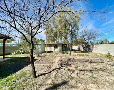 2866 N Desert Avenue - Photo Thumbnail 28