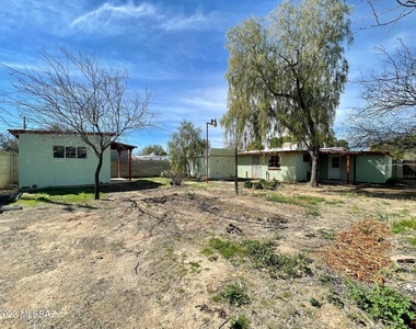 2866 N Desert Avenue - Photo Thumbnail 29