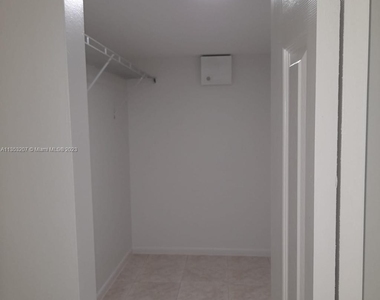 11324 Taft St - Photo Thumbnail 6