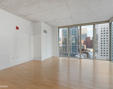 659 W Randolph Street - Photo Thumbnail 4