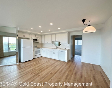 699 Ocean View Dr. - Photo Thumbnail 7