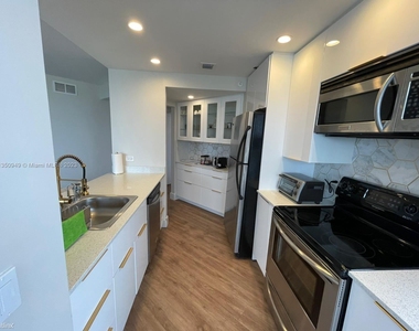 1000 W Island Blvd Apt 1610 - Photo Thumbnail 3