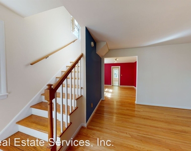 3202 Stephenson Place Nw - Photo Thumbnail 2