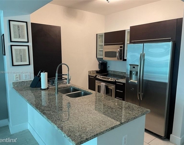 950 Brickell Bay Dr 802 - Photo Thumbnail 4