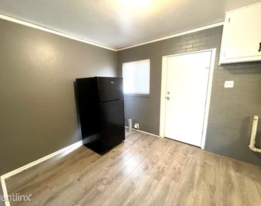 1120b Elm Ave - Photo Thumbnail 5