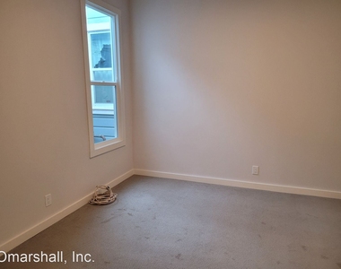 1047 York St - 1047 - Photo Thumbnail 7