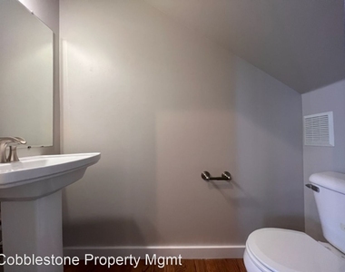 4882 N Maplewood Dr - 067 - Photo Thumbnail 11