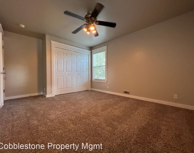 4882 N Maplewood Dr - 067 - Photo Thumbnail 27