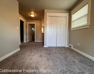 4882 N Maplewood Dr - 067 - Photo Thumbnail 24